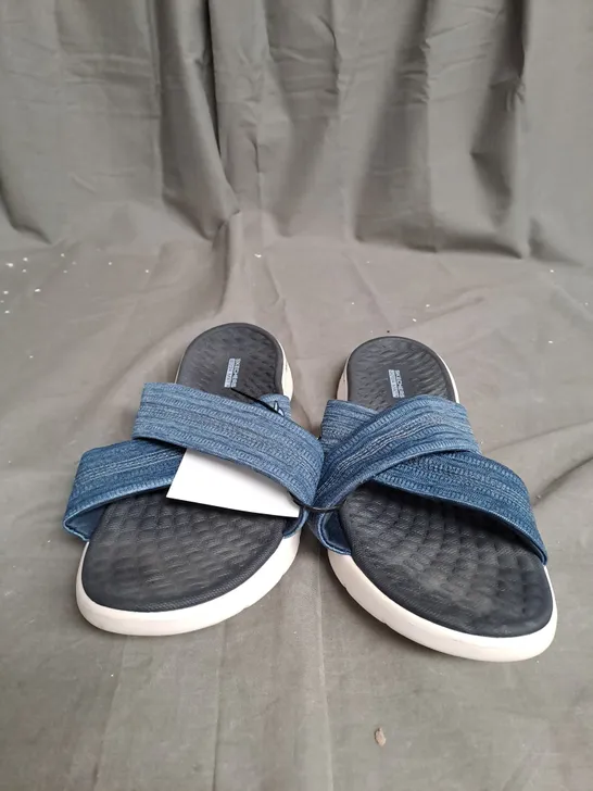 SKECHERS GOWALK FLEX SLIDE SANDAL SIZE 6