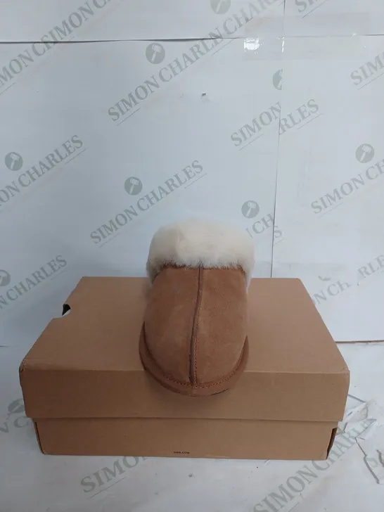 UGG SCUFFETTE II SLIPPERS IN CHESTNUT - UK 5 