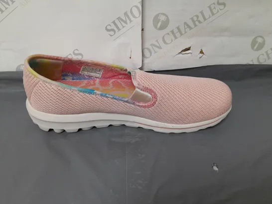 SKECHERS GO WALK PINK TRAINERS SIZE 7