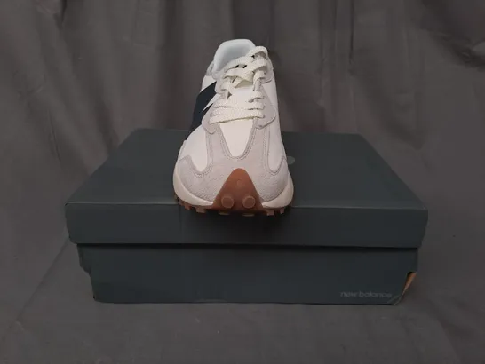 BOXED PAIR OF NEW BALANCE 327 SHOES IN WHITE/STONE/NAVY UK SIZE 6