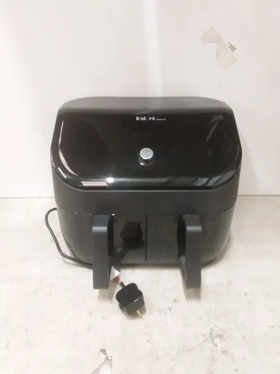 (BROKEN BACK & SCRATCHED) BOXED INSTANT VORTEX 8 IN 1 PLUS DOUBLE AIR FRYER 7.6L 