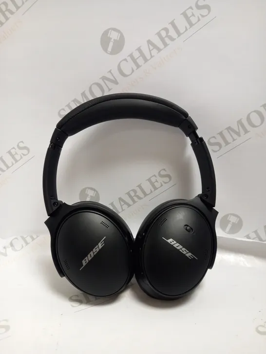 BOXED BOSE NOISE CANCELLING QUIETCOMFORT 45 HEADPHONES 