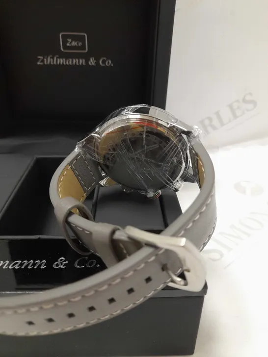 ZIHLMANN & CO TRIPLE DIAL GREY LEATHER STRAP WATCH