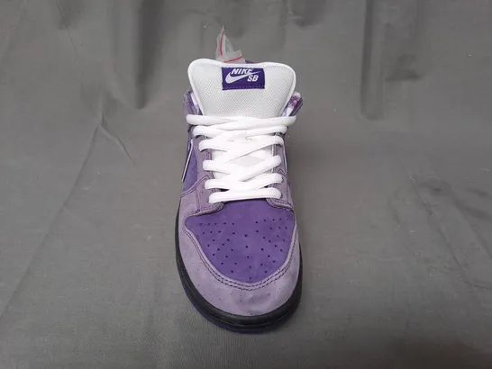 BOXED PAIR OF NIKE SB SHOES IN PURPLE UK SIZE 8