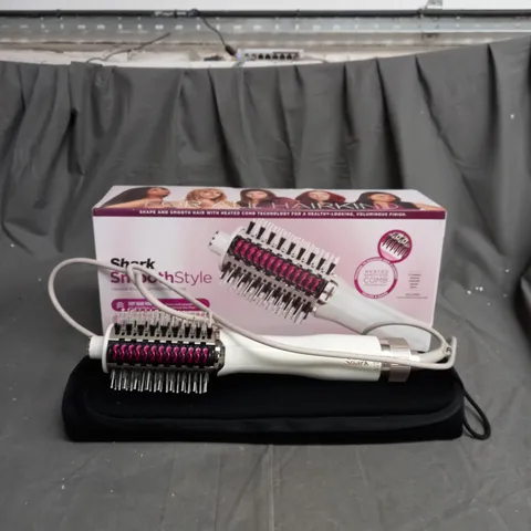 BOXED SHARK SMOOTHSTYLE HOT BRUSH & SMOOTHING COMB