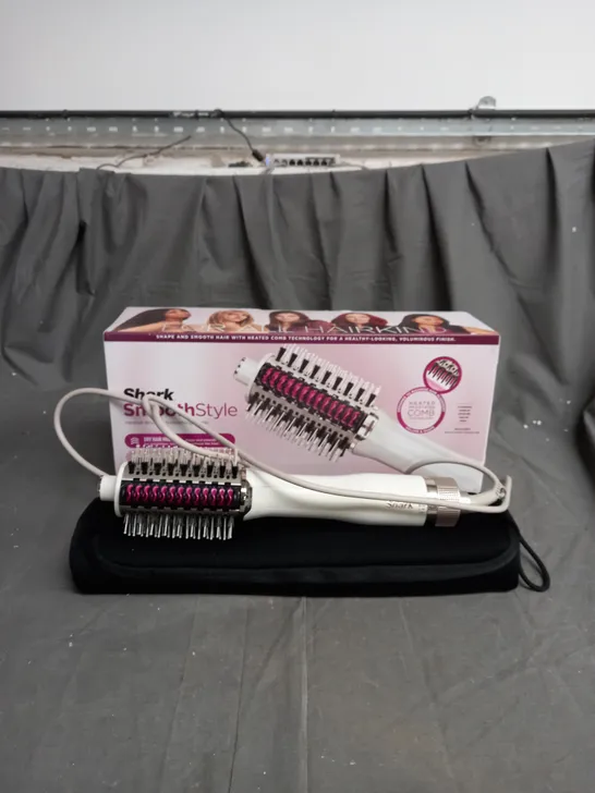 BOXED SHARK SMOOTHSTYLE HOT BRUSH & SMOOTHING COMB