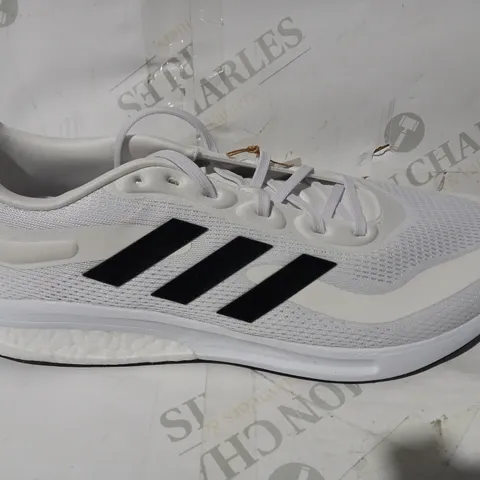 BOXED PAIR OF DESIGNER TRAINERS IN THE STYLE OF ADIDAS SUPERNOVA M IN WHITE/BLACK UK SIZE 10