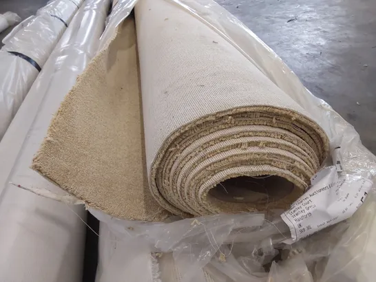 ROLL OF QUALITY EC AURA SAND DUNE CARPET  // SIZE: APPROX 4 X 5.1m