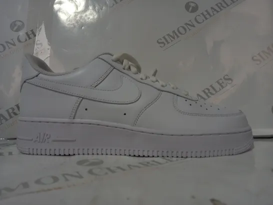 PAIR OF NIKE AIR FORCE 1 SHOES IN WHITE UK SIZE 9