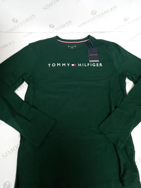 TOMMY HILFIGER LOUNGE SET SIZE 14-16 YEARS