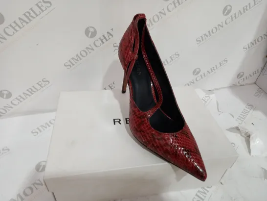 BOXED REISS GENIVEVE BURNT ORANGE HEELS - SIZE 6