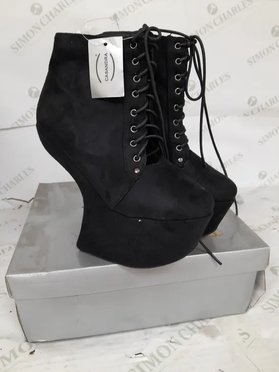BOXED PAIR OF CASANDRA PLATFORM LACE UP HEEL BOOT IN BLACK SUEDE SIZE 3