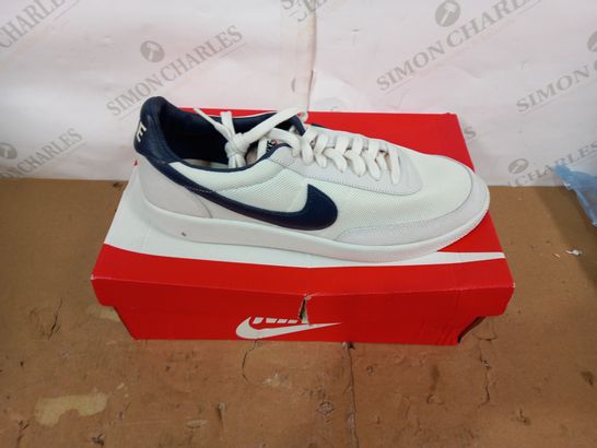 BOXED PAIR OF NIKE TRAINERS SIZE 11