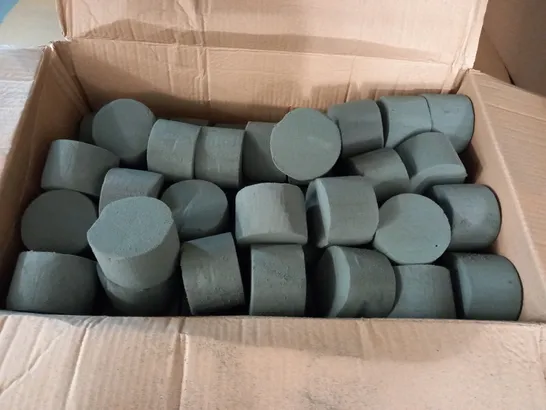 LOT OF FLORA FOAM WET FOAM CYLINDERS 