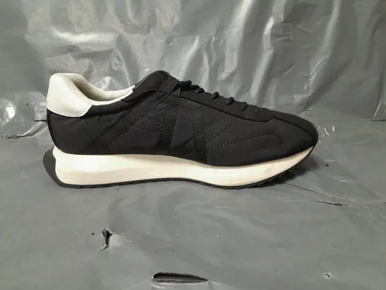 ARMANI EXCHANGE MENS TRAINERS BLACK SIZE 10