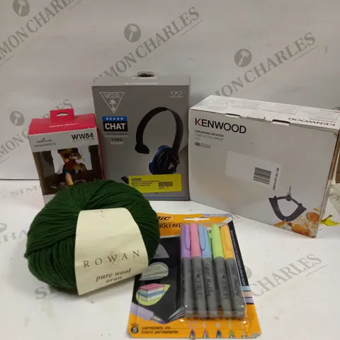 BOX OF APPROXIMATELY 15 ASSORTED HOMEWARE & ELECTRICAL ITEMS TO INCLUDE TURTLE BEACH HEADSET, BIC MARKING PENS, PURE WOOL YARN ETC 