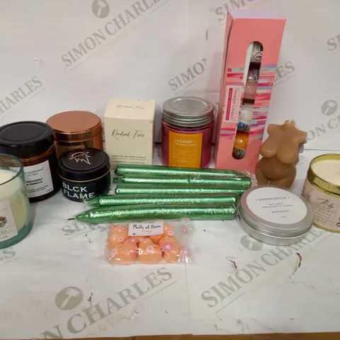 BOX TO CONTAIN APPROX 30 X ASSORTED CANDLES AND OTHER SCENTED PRODUCTS 