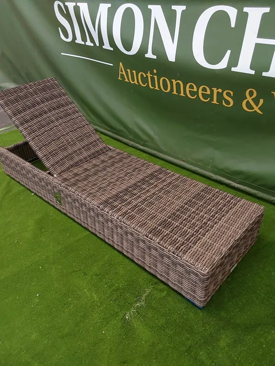 DESIGNER MANUAL ADJUSTABLE SUNLOUNGER IN WEAVE COFFEE COLOUR