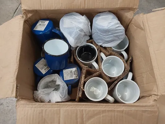 LOT OF ASSORTED CATERING AND DINING PRODUCTS, INCLUDES; TEA POTS, LARGE NUMBER OF MUGS, CONDIMENT BOWLS ETC (2 BOXES)