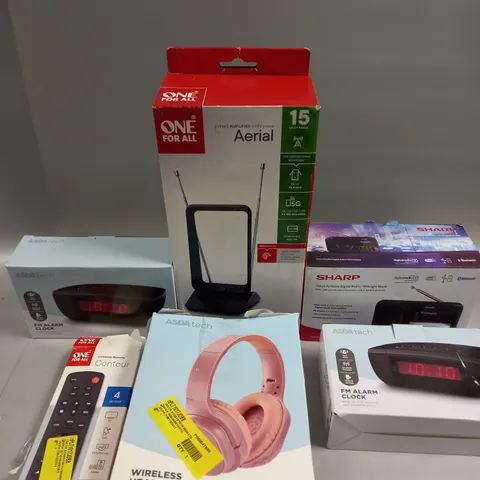 APPROXIMATELY 10 ASSORTED ELECTRICAL PRODUCTS TO INCLUDE FM ALARM CLOCK, ONE FOR ALL AERIAL, HEADPHONES ETC 