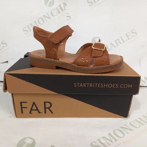 BOXED PAIR OF START RITE KIDS OPEN TOE SANDALS IN BROWN EU SIZE 24