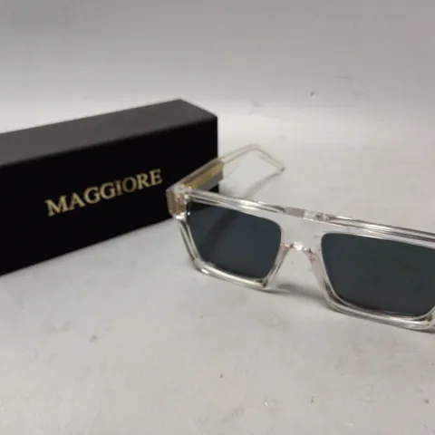 BOXED MAGGIORE SUNGLASSES IN CLEAR W. GOLD EFFECT DETAIL