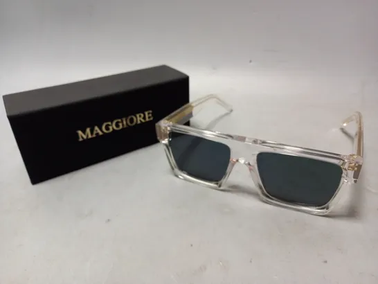 BOXED MAGGIORE SUNGLASSES IN CLEAR W. GOLD EFFECT DETAIL