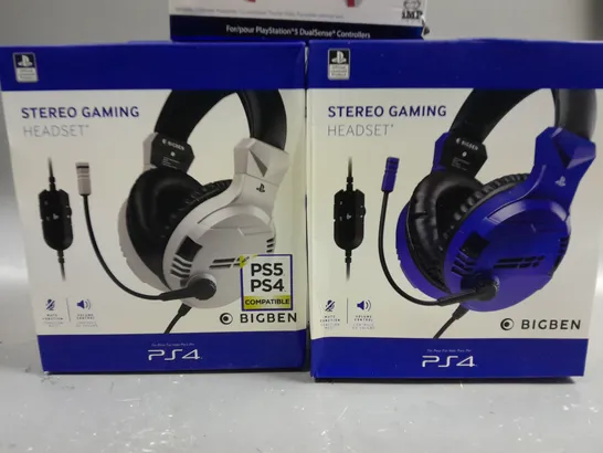 LOT OF 3 TECH ITEMS FOR PLAYSTATION INCLUDES BIGBEN STEREO GAMING HEADSETS FOR PS4 AND FACEPLATE STYLING KIT FOR PS5 CONTROLLER