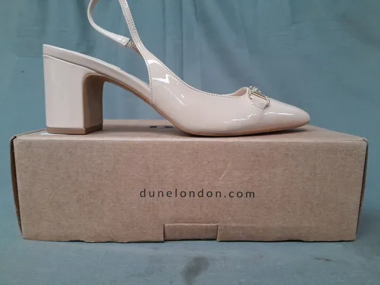 BOXED PAIR OF DUNE LONDON CLOSED TOE BLOCK HEEL SANDALS IN BLUSH SIZE 8