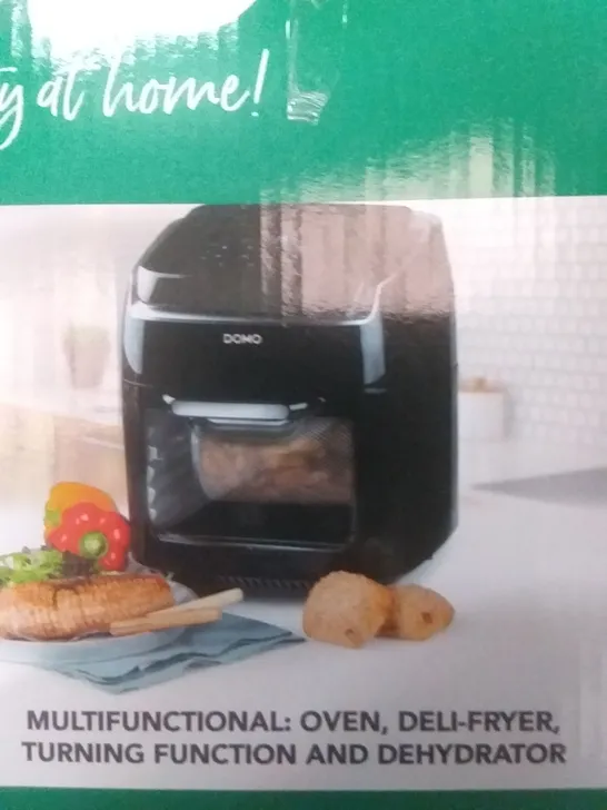 (ONE BROKEN HANDLE) BOXED DOMO DELI-FRYER OVEN 