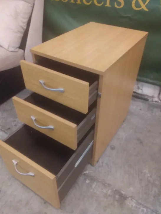 3 DRAWER WOODEN CHEST OF DRAWERS