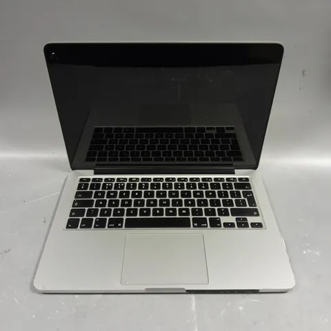 APPLE MACBOOK PRO - A1502