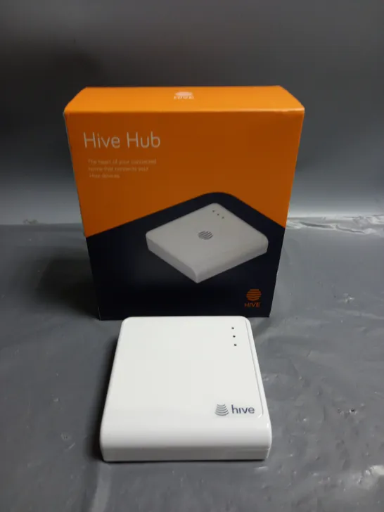 BOXED HIVE HUB WHITE