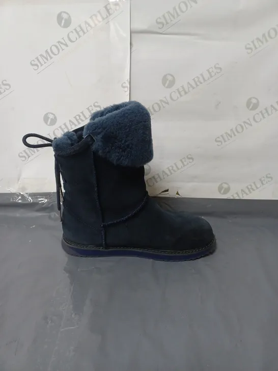 EMU AUSTRALIA WATERPROOF BLUE SUEDE BOOTS SIZE 5