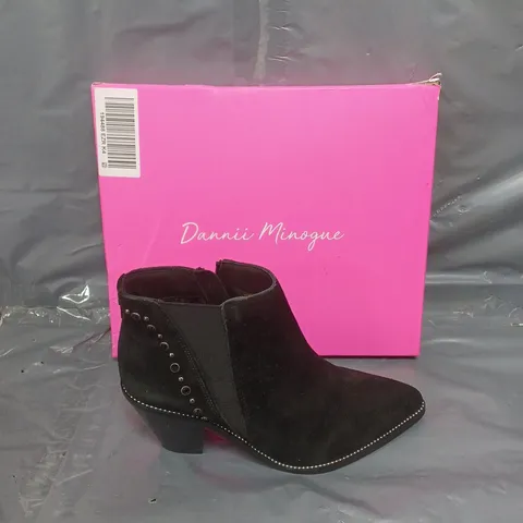 BOXED PAIR OF DANNII MINOGUE BLACK WESTERN BOOT SUEDE SIZE 4