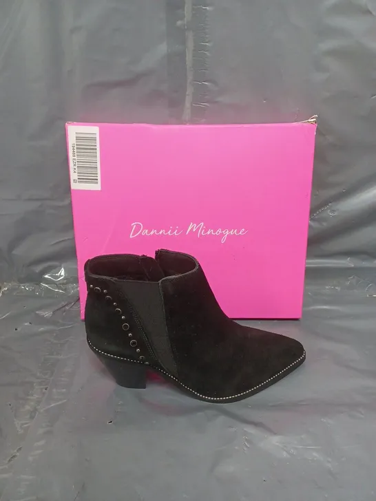 BOXED PAIR OF DANNII MINOGUE BLACK WESTERN BOOT SUEDE SIZE 4