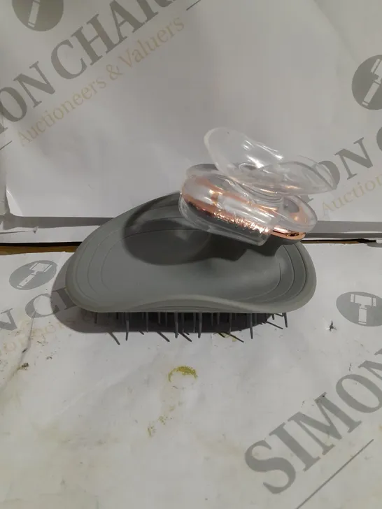 BOXED MANTA PULSE FLEXIBLE HAIRBRUSH