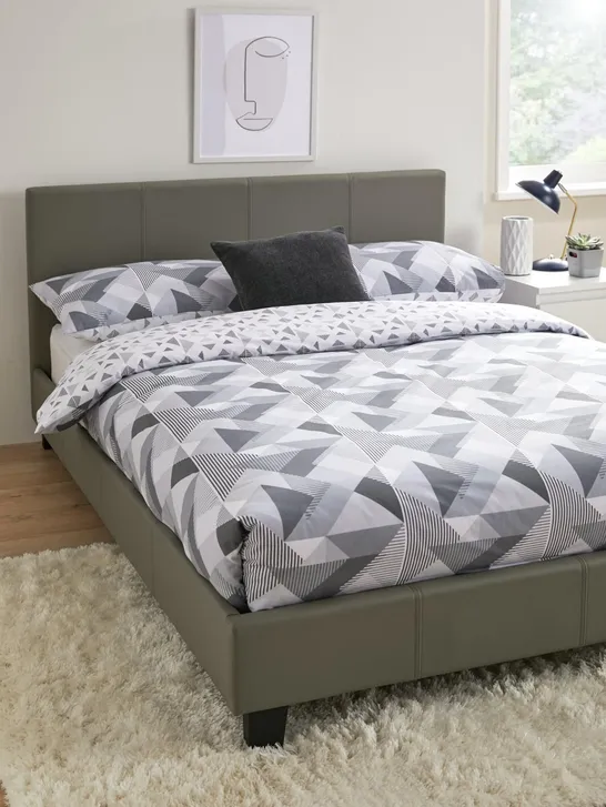 BOXED MARSTON SMALL DOUBLE BED (2 BOXES) RRP £119