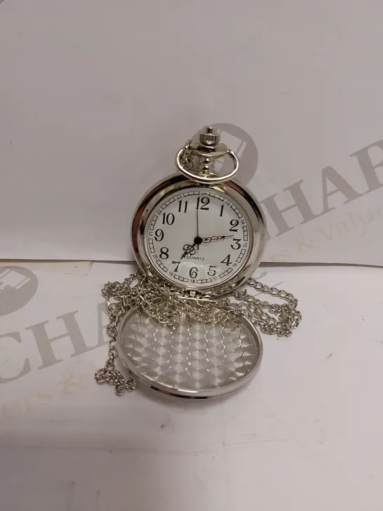 QUARTZ SILVER EFFECT POCKET WATCH