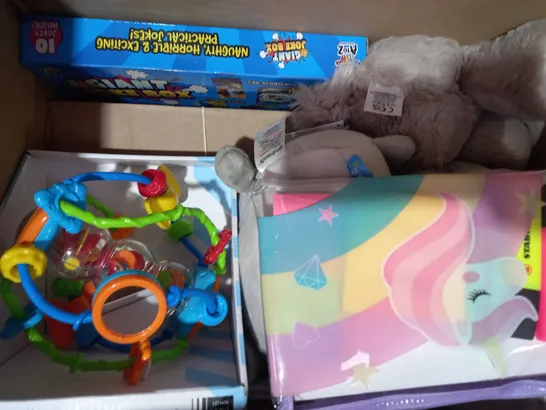 BOX OF APPROXIMATELY 10 ASSORTED TOYS AND GAMES TO INCLUDE HOLLOW TREE HIDEAWAY ADVERT CALENDAR, WATCH OUT ELF IS ABOUT SLEEPING BAG, BEMA ARMBANDS, ETC