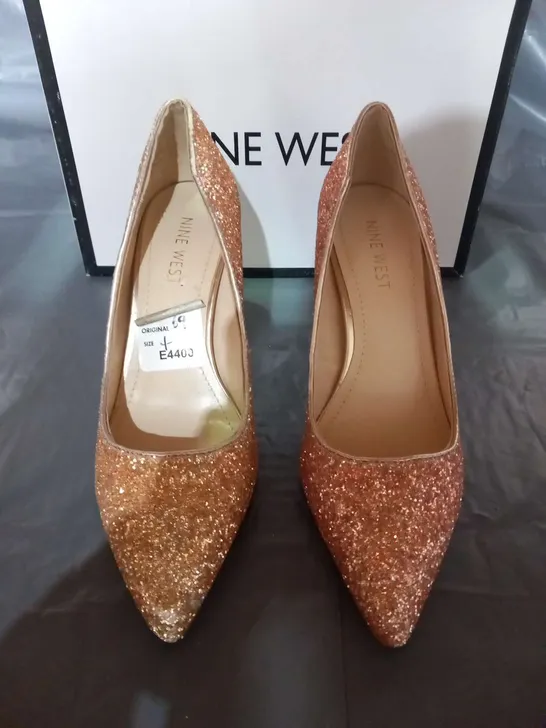 BOXED NINE WEST PALE PINK FLAGSHIP GLITTER LADIES SHOES SIZE 4