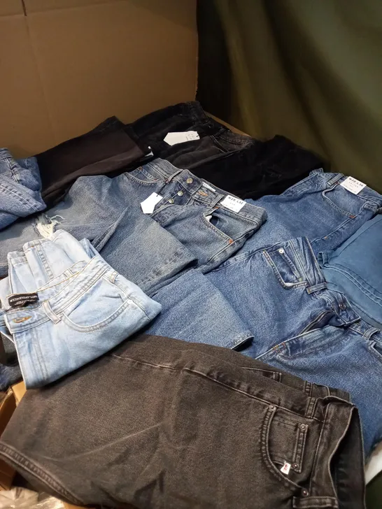 10 PAIRS OF ASSORTED JEANS DIFFERENT SIZES DIFFERENT DENIM