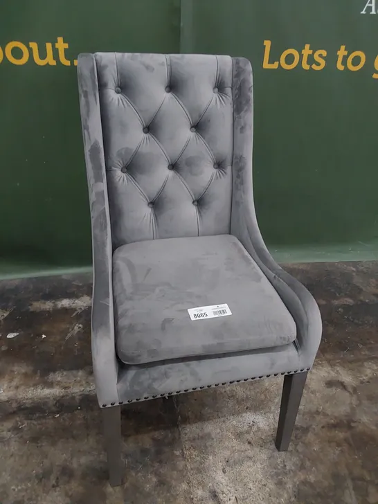 DESIGNER UPHOLSTERED BUTTONED BACK DINING CHAIR PLUSH GREY FABRIC WITH STUDDED DETAIL 