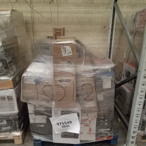 PALLET OF APPROXIMATELY 16 ASSORTED MONITORS INCLUDING: