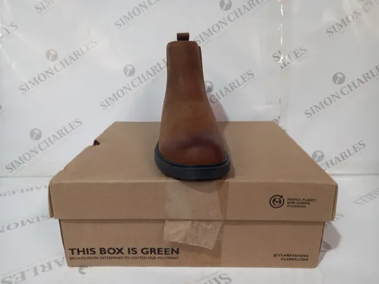 BOXED PAIR OF CLARKS ORINOCO 2 LANE ANKLE BOOTS IN BROWN UK SIZE 5