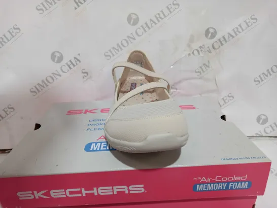 SKECHERS BE-LUX AIRY WINDS MARY JANE SHOE SIZE 6