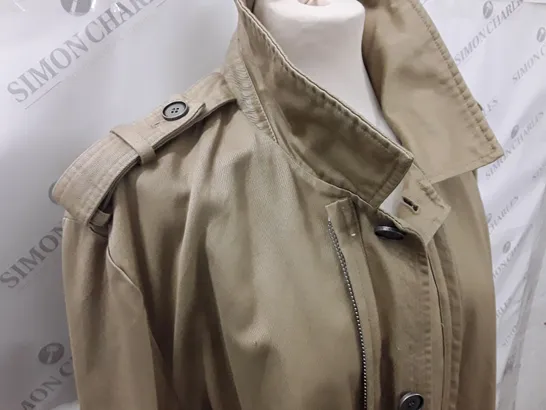 BURBERRY ZIP THROUGH JACKET IN SAND - L