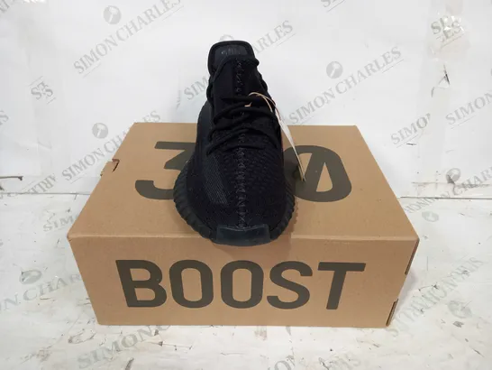 BOXED PAIR OF ADIDAS YEEZY BOOST 350 V2 SHOES IN BLACK UK SIZE 8