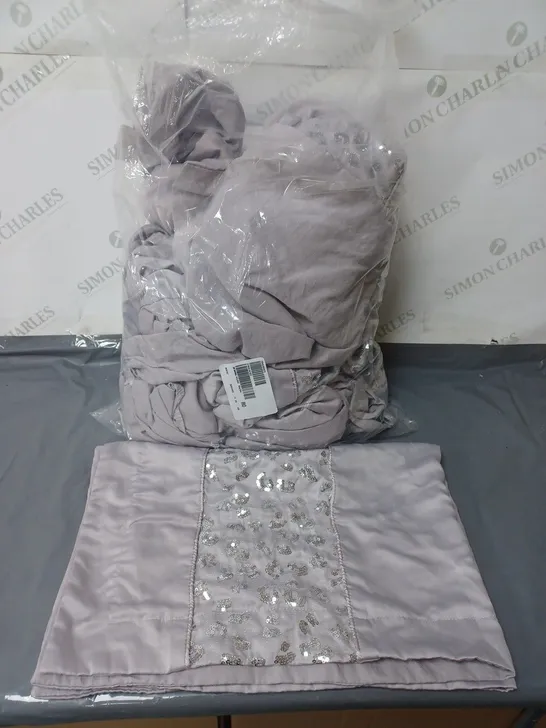 KING SIZE ANIMAL SEQUIN GREY BEDDING SET