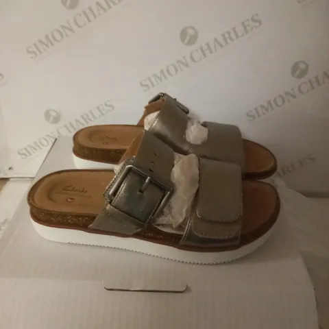 CLARKS UNSTRUCTURED ELAYNE SANDLE SIZE 5